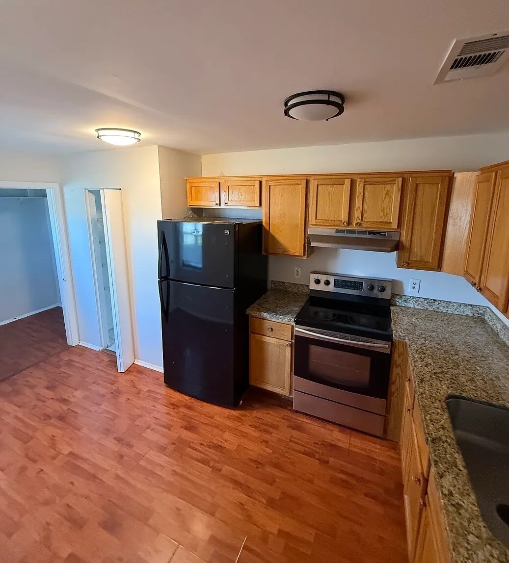 Building Photo - 9883 Liberty Ct