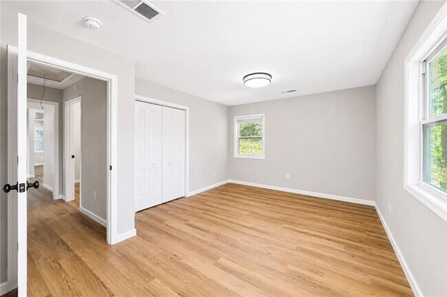 Building Photo - 1639 Bridgeport Dr NW