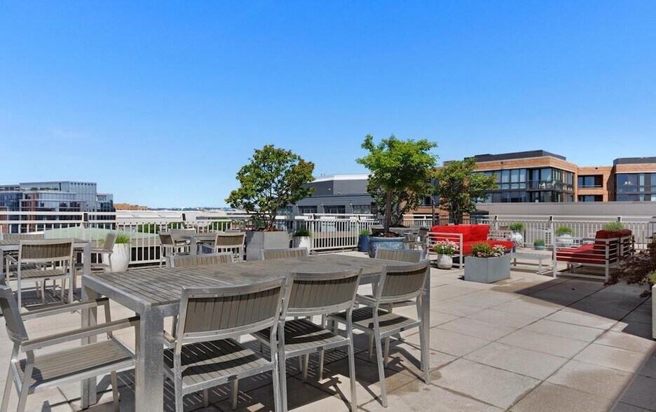 Rooftop Deck - 440 L St NW