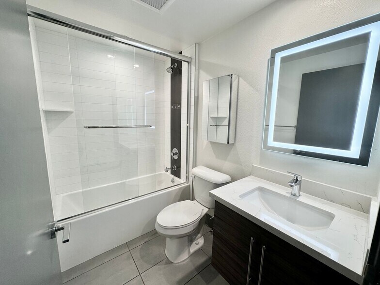 Building Photo - 3743 Midvale Ave