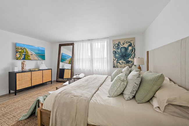 Building Photo - 5480 N Ocean Dr