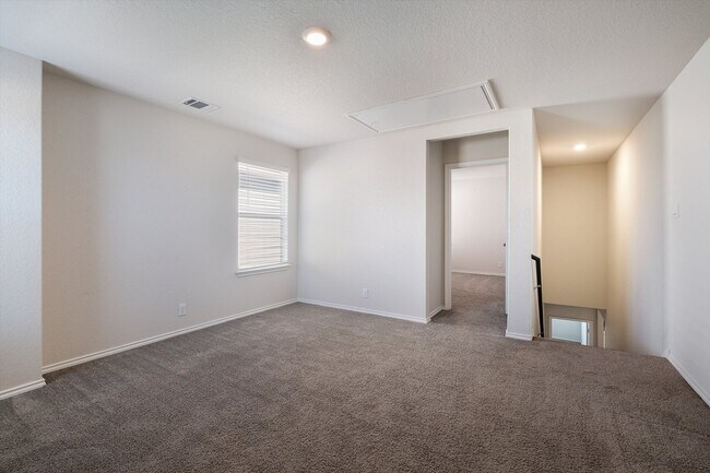 Building Photo - *MOVE IN SPECIAL: HALF OFF OF FIRST MONTHS RENT, IF MOVED IN BY DECEMBER 2025*