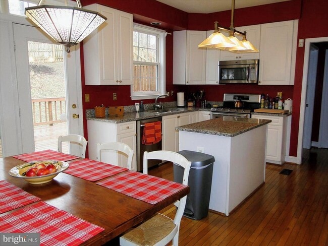 Building Photo - 2009 Willow Glen Ct