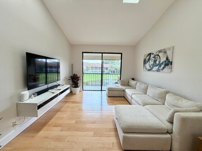 Building Photo - 7935 La Mirada Dr