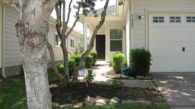 Building Photo - 7627 Fallen Leaf
