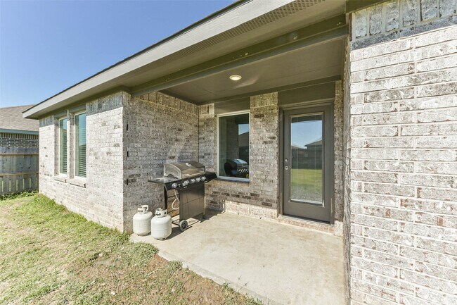 Building Photo - 712 Brazos Trl