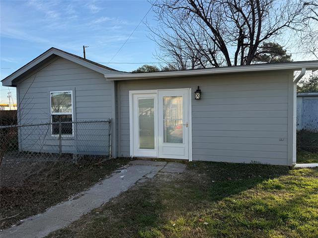 Building Photo - 4405 Vermont Ave