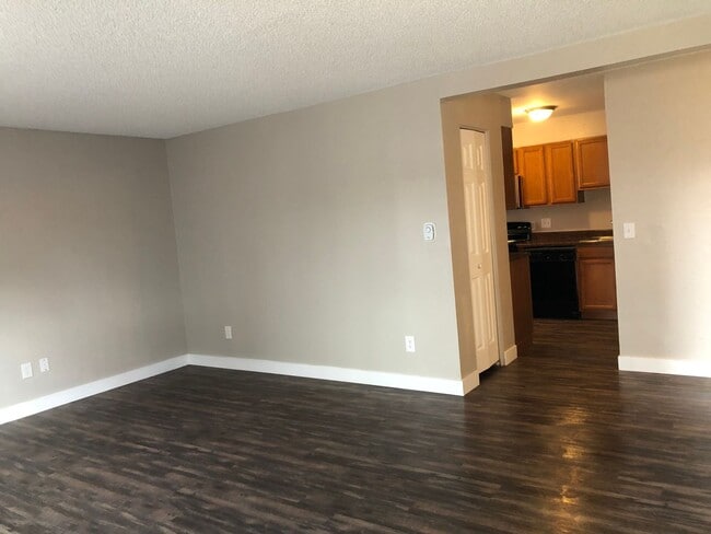 Building Photo - 2 bed 1 bath Apartment near Anschutz Medical Center