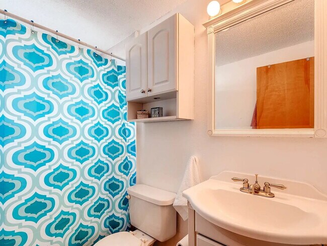 Building Photo - North Washington park one bedroom / one bath Apartment  for rent