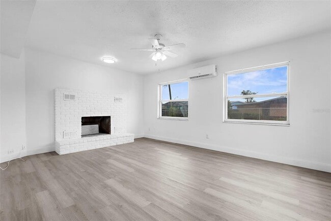 Building Photo - 21530 Glendale Ave