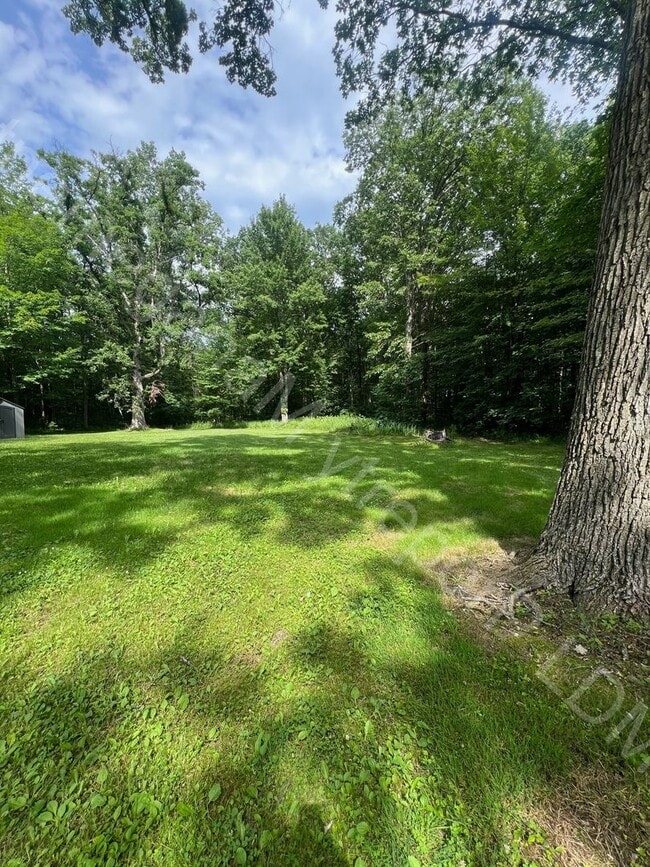 Building Photo - Country Oasis 3 bed 2 bath home