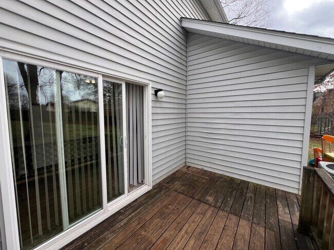 Building Photo - 502 Windellwood Cir