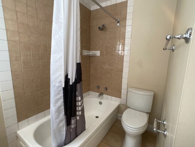 Building Photo - 4732 Manitoba Dr