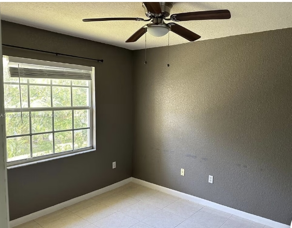 Building Photo - 811 Belmont Ln