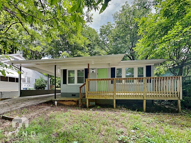 Primary Photo - 433 W Lake Ave NW