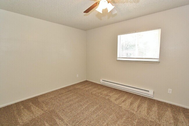 Building Photo - 211 S Highland Dr