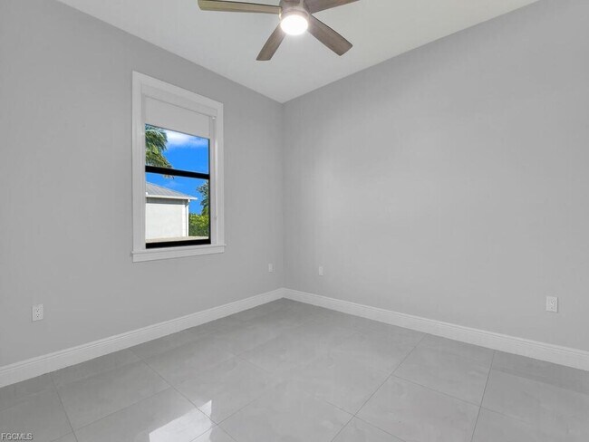 Building Photo - 4210 58th Ave NE