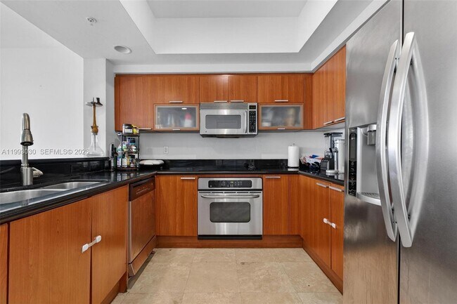 Building Photo - 15051 Royal Oaks Ln