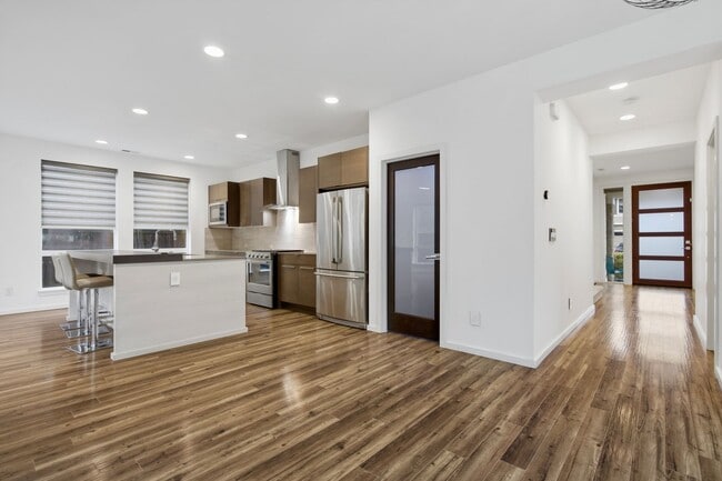 Building Photo - 17129 42nd Dr SE