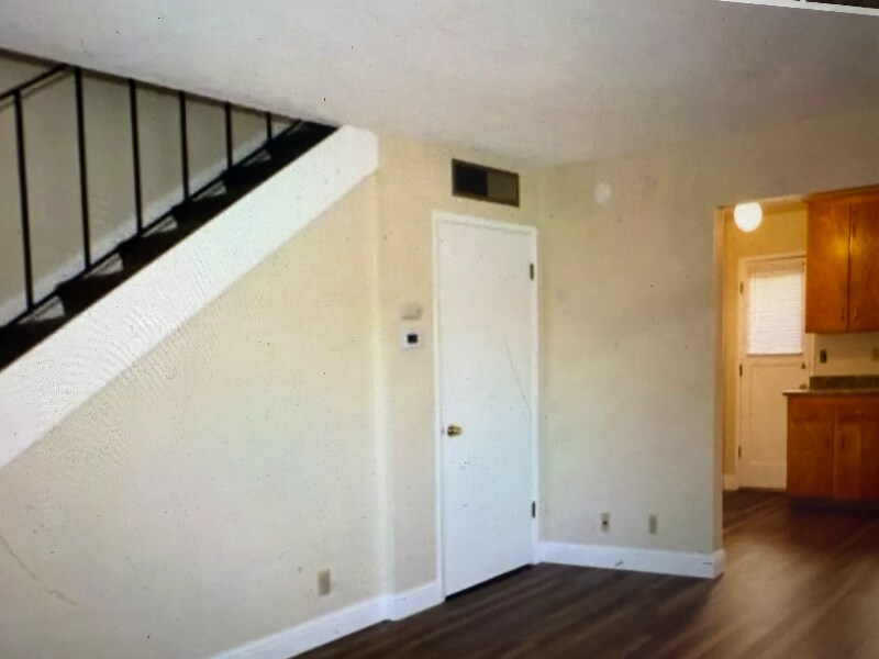 Building Photo - 1360 Orange Ave