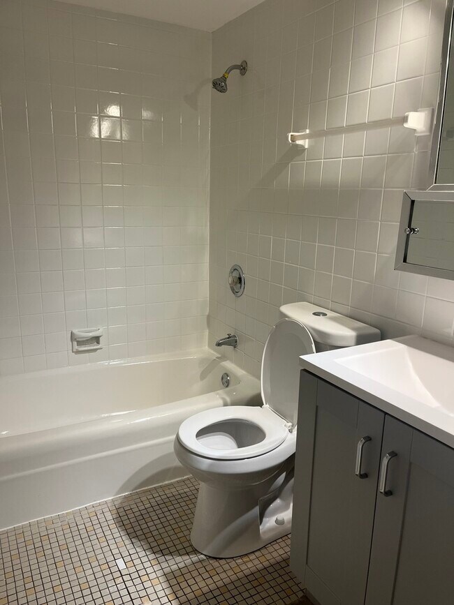 Building Photo - 10701 Keating Ave