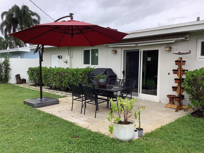 Building Photo - 8260 NW 11th Ct