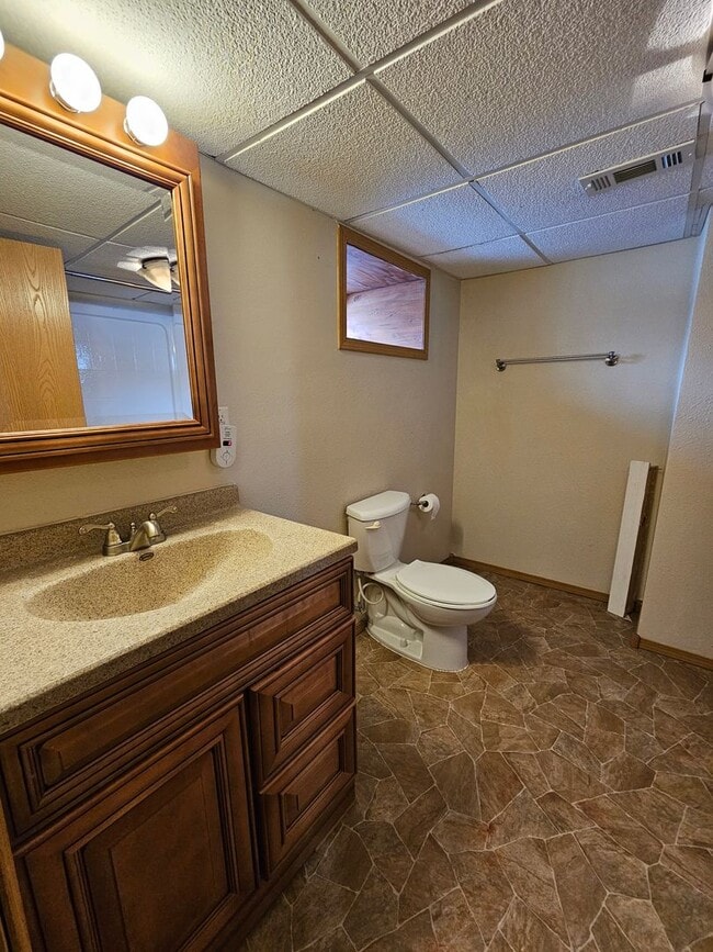 Building Photo - 4 BED | 2.5 BATH | SPACIOUS HOME | WEST