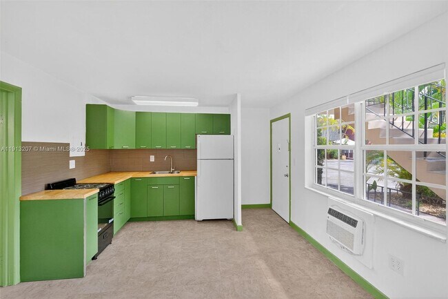 Building Photo - 345 Michigan Ave