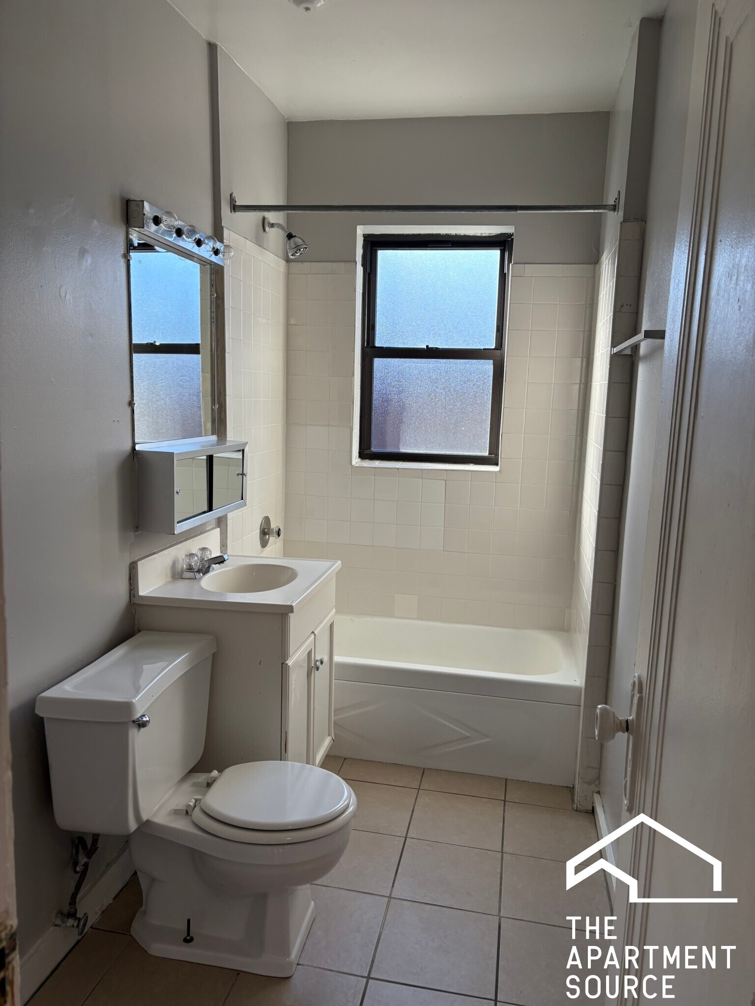 Building Photo - 3003 N Racine Ave