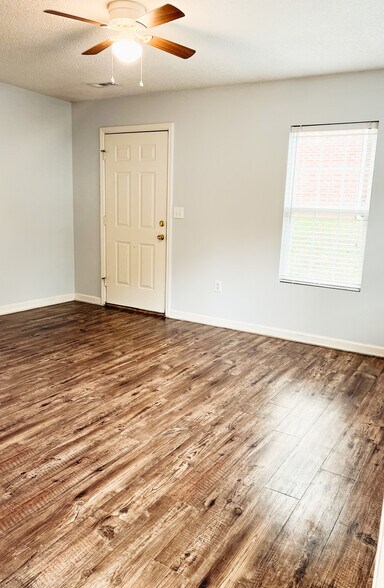 Building Photo - 350 Miller Pointe Dr
