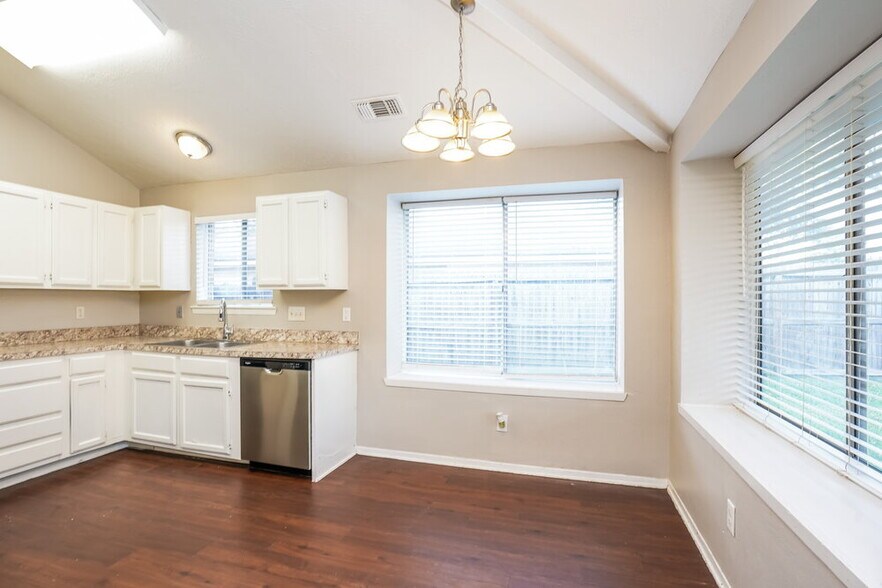 Building Photo - 9506 Lost Eagle Dr