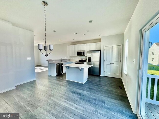 Building Photo - 2484 Westwind Blvd