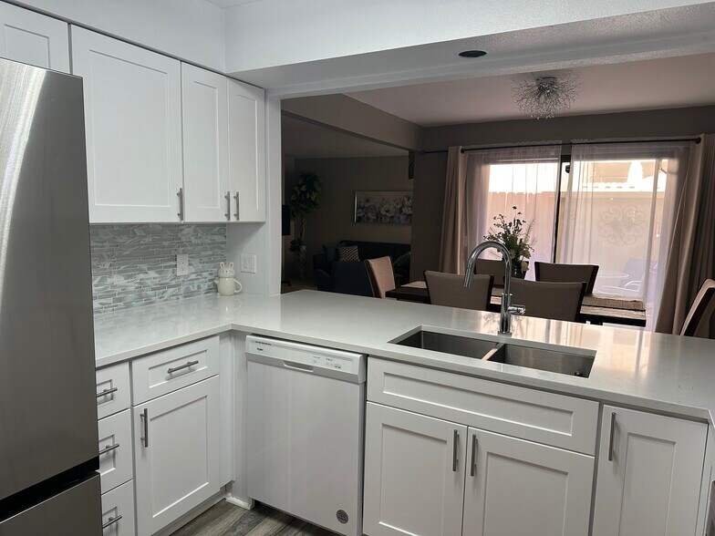 Building Photo - 3330 Templeton Gap Rd