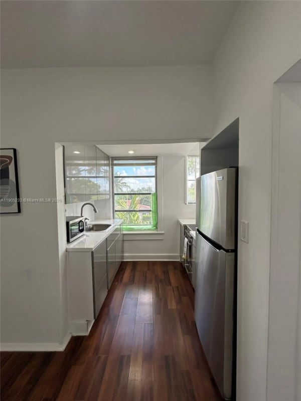 Building Photo - 444 Ponce de Leon