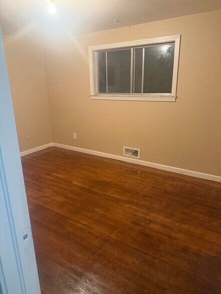 Building Photo - 4536 Marshall Dr W