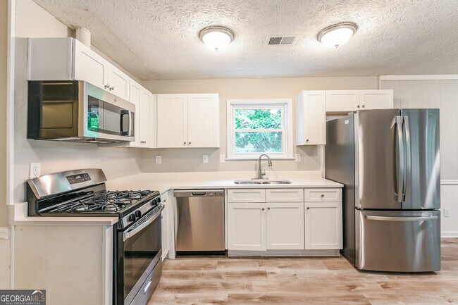Building Photo - 540 Ansley Dr