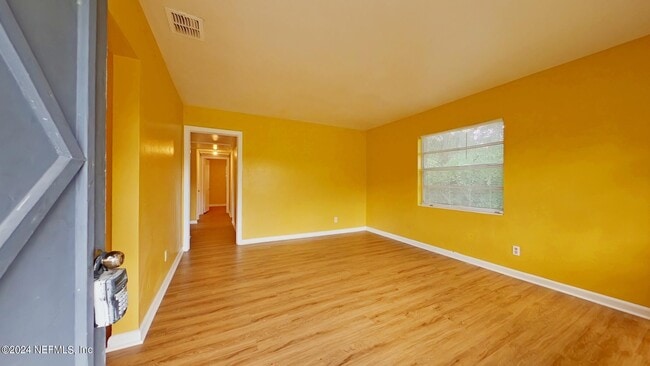 Building Photo - 1750 Lawson Rd