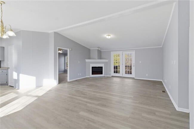 Building Photo - 5320 Long Branch Rd