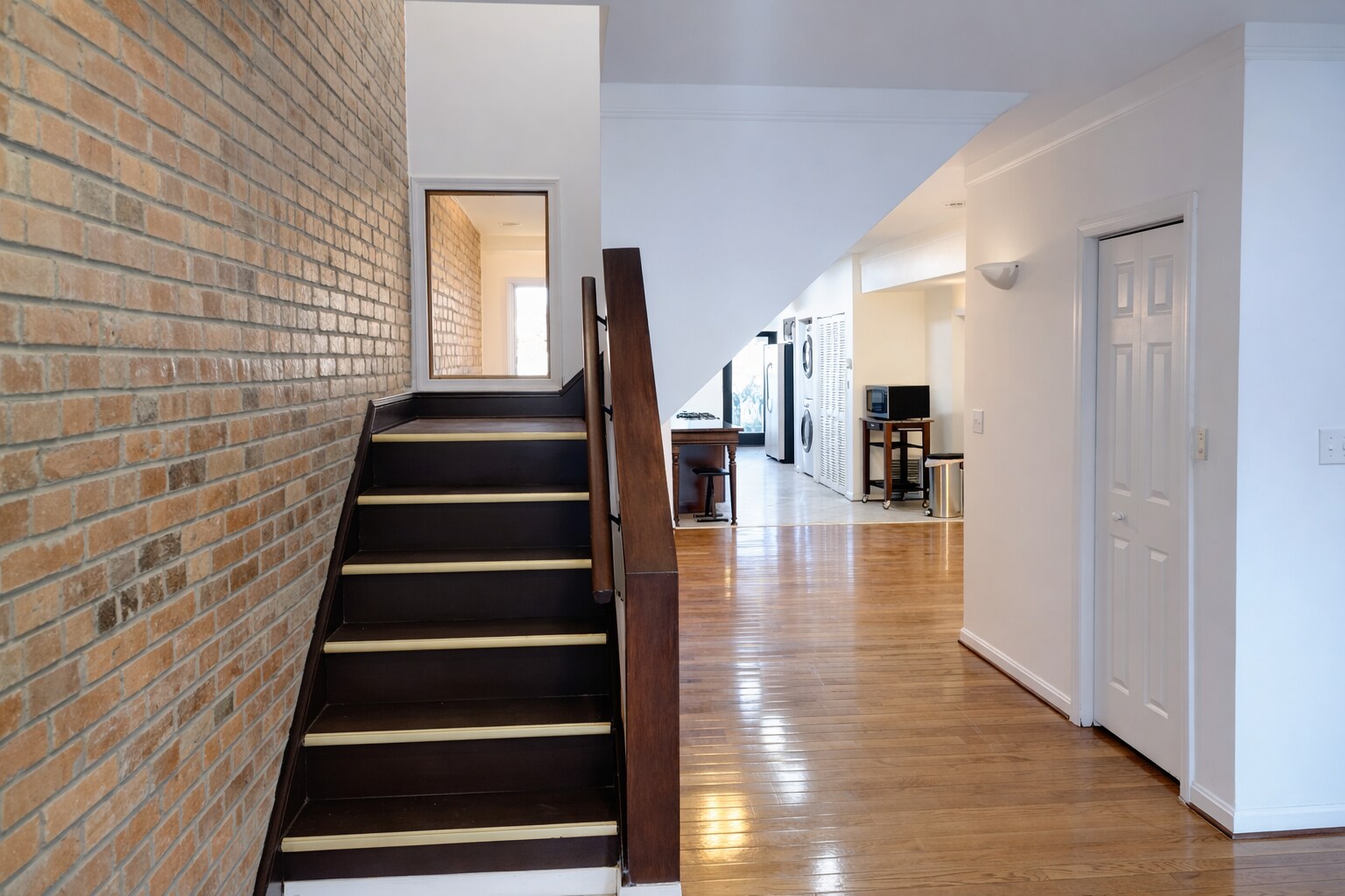 Building Photo - 1933 4th St NE