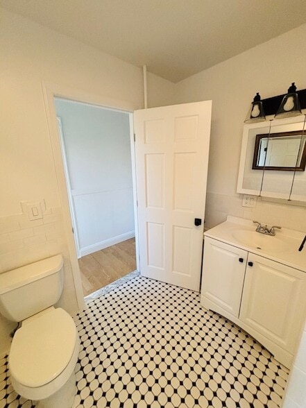 Building Photo - 420 Littleworth Ln