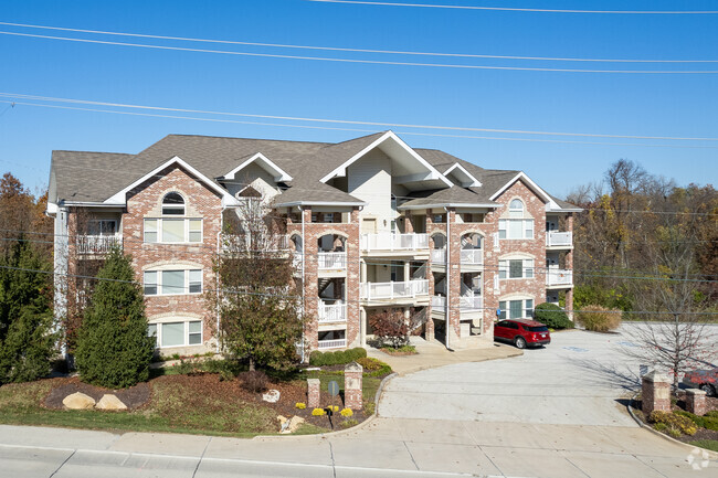 Building Photo - Oakridge