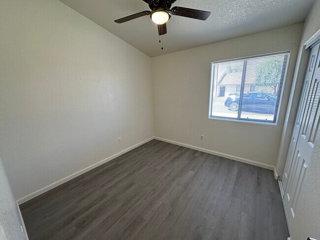 Building Photo - 2776 S Avenue 2 1/2 E