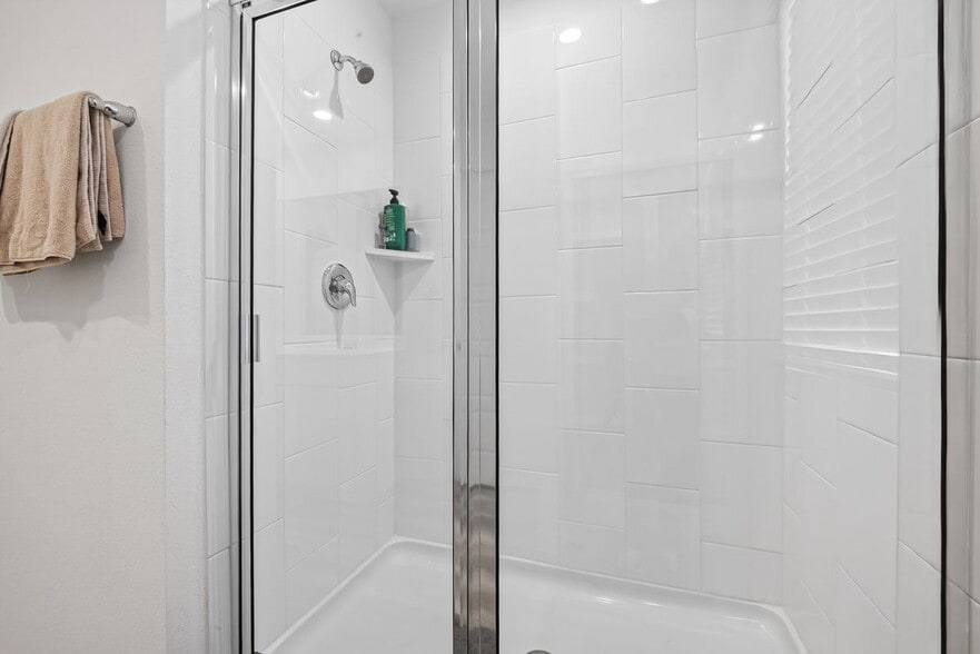 Building Photo - 10206 Penryn Frst Trl
