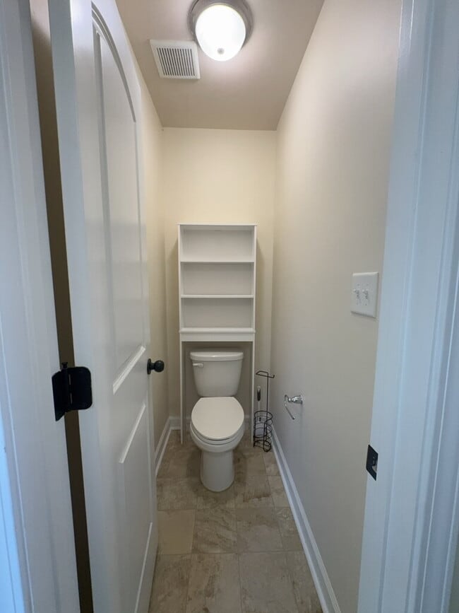 Building Photo - 101 Barnhouse Rd