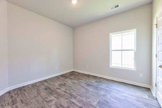 Building Photo - The Preserve at Hilton Head Lakes