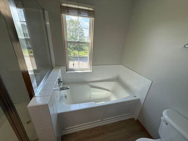 Building Photo - 4 Bedroom, 2.5 Bathroom House in Sycamore ...