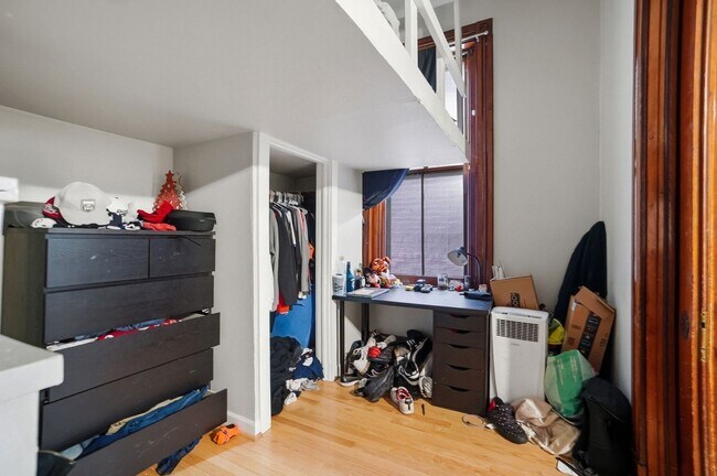 Building Photo - 6 bed/2 bath on Wheeler St., Mins. from UC for Only $650/pp ($3900/mo)!