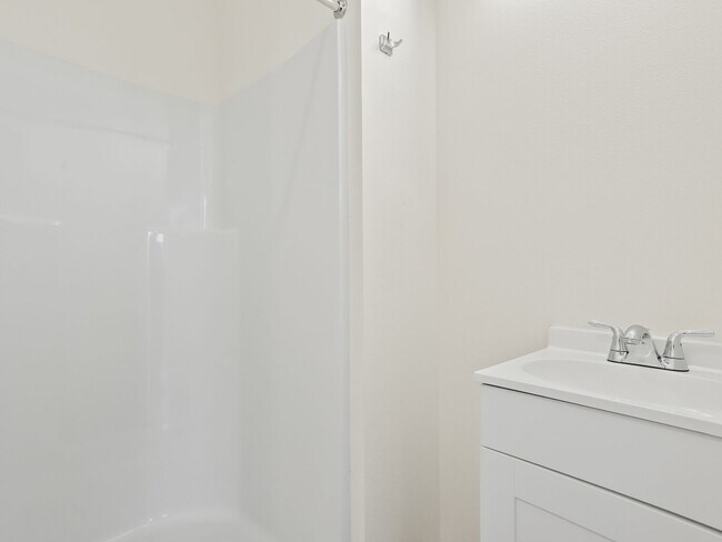 Building Photo - Vancouver Townhouses - Get 1 Month Free!