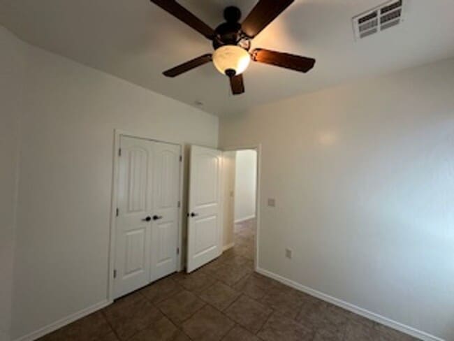 Building Photo - 4715 Zeno Pl