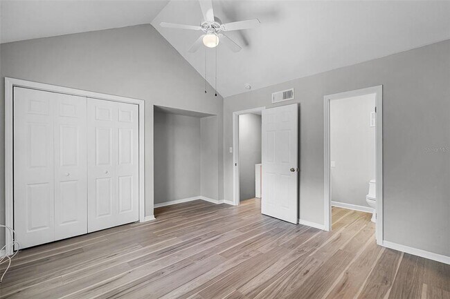 Building Photo - 1252 Villa Ln